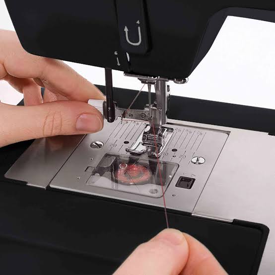 MAQUINA DE COSER SEMI INDUSTRIAL SINGER - Imagen 3